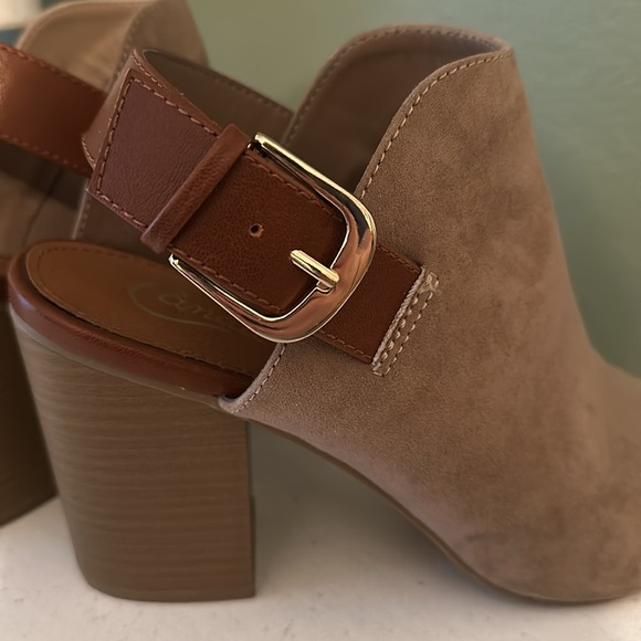 Chunky Heels - Picture 4 of 6